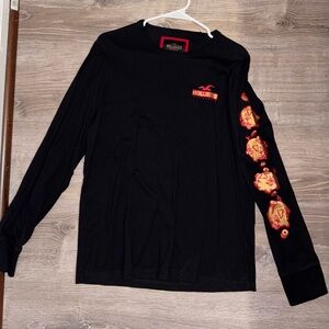 Hollister Medium Long Sleeve